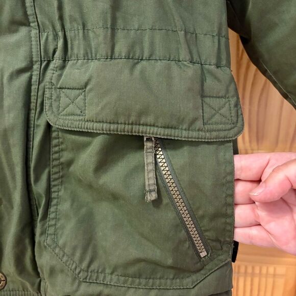 Below Zero by S Rothschild Forest Green Puffer Jacket With Hood, Lots of Pockets - Picture 4 of 11